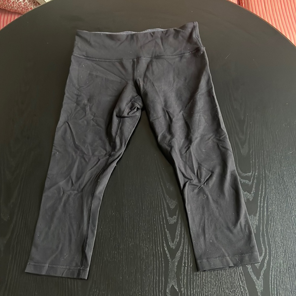 Lulu lemon cropped leggings size 6